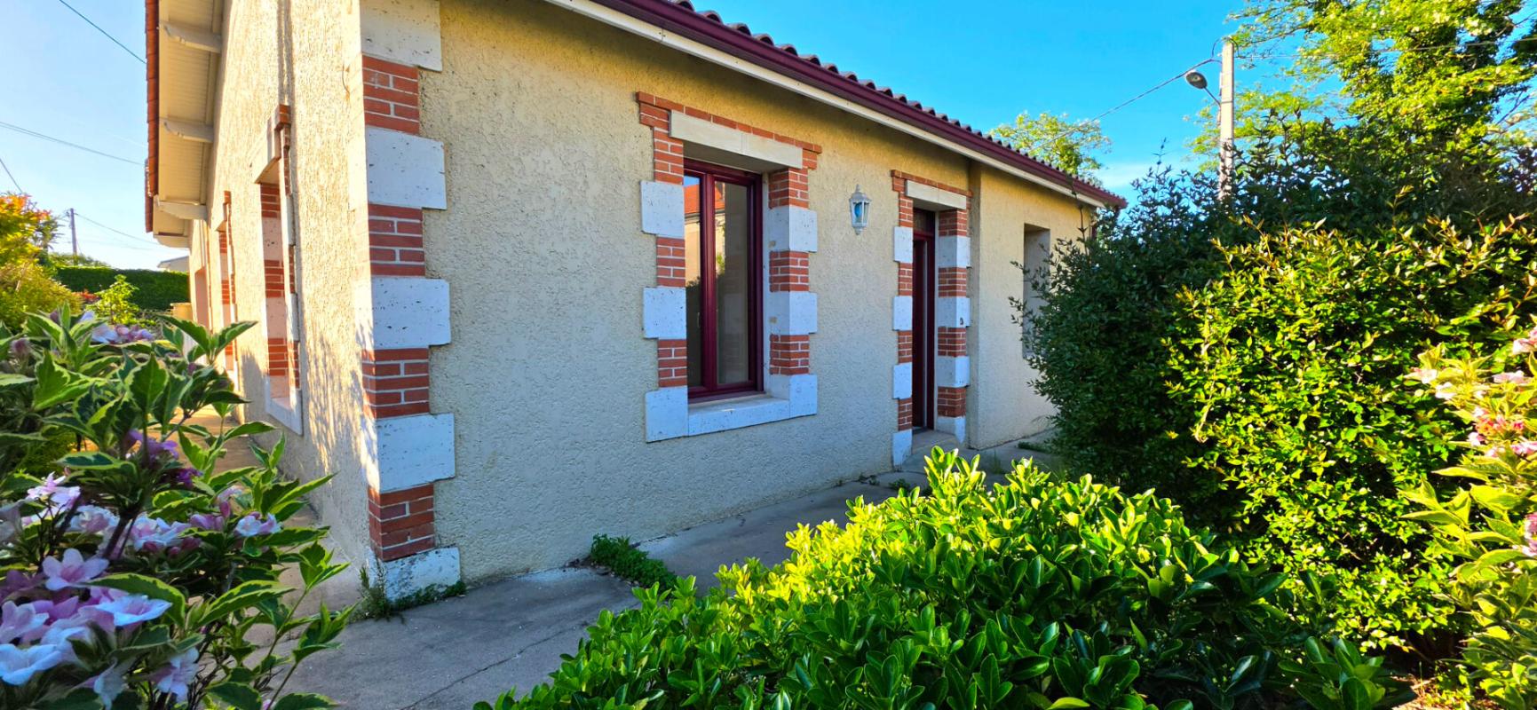 MONTPON-MENESTEROL Maison plain pied, avec garage 13