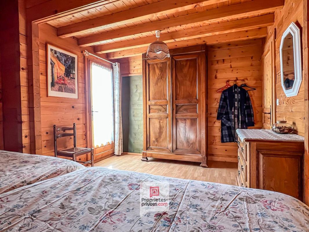 SAINT-HILAIRE Plateau des Petites Roches (38660) - Chalet T6 en madriers + studio + carport + jardin 12