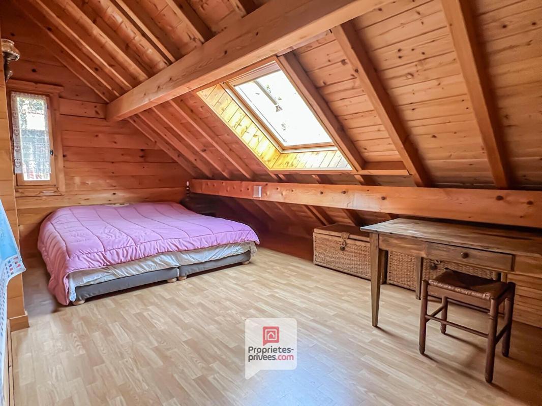 SAINT-HILAIRE Plateau des Petites Roches (38660) - Chalet T6 en madriers + studio + carport + jardin 13