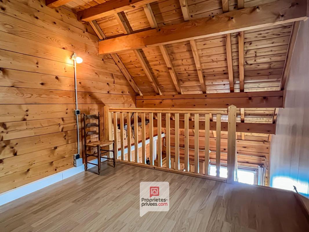 SAINT-HILAIRE Plateau des Petites Roches (38660) - Chalet T6 en madriers + studio + carport + jardin 17