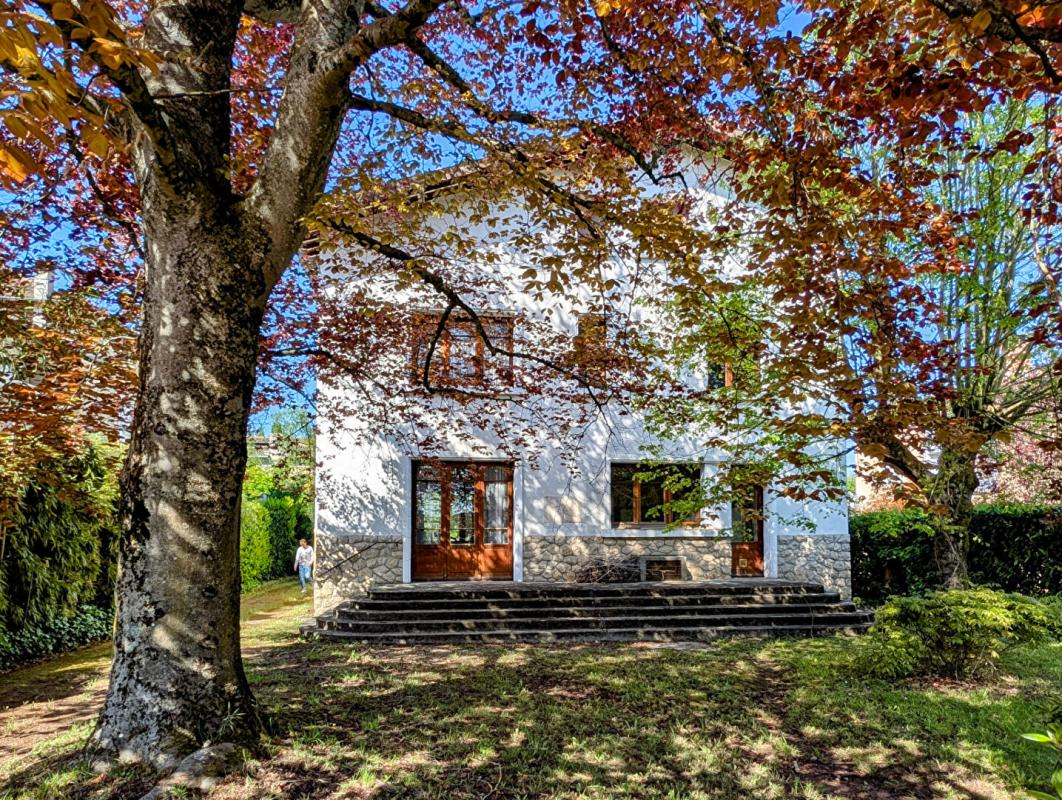 CAZERES Maison 224 m2 avec 7 chambres, dépendance 97 m² sur terrain de 1455 m² 1