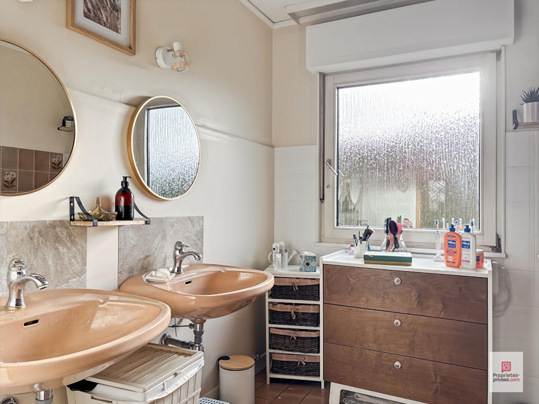 DAUMERAY Maison Daumeray 7 pièce(s) 165 m2 11