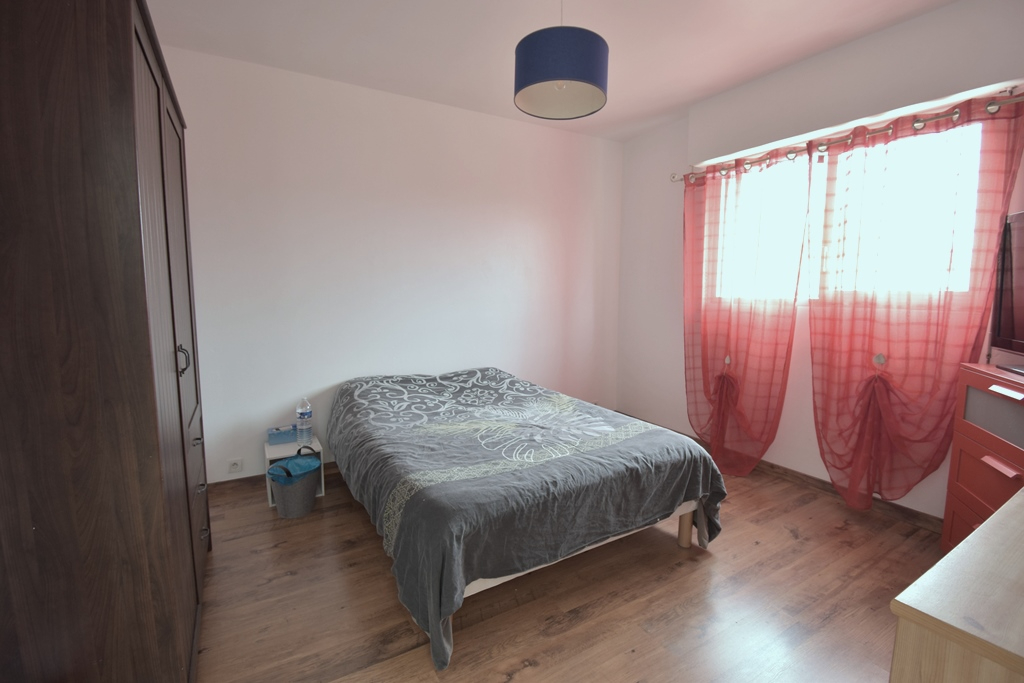 LES SABLES-D'OLONNE Maison Les Sables d'Olonne 5 pièces 124m2 + studio 32 m2 10