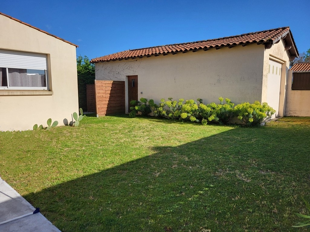 LES SABLES-D'OLONNE Maison Les Sables d'Olonne 5 pièces 124m2 + studio 32 m2 18