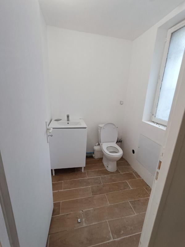 CHAMBERY CHAMBERY - MURS COMMERCIAUX LIBRES, Local commercial 50m² 3