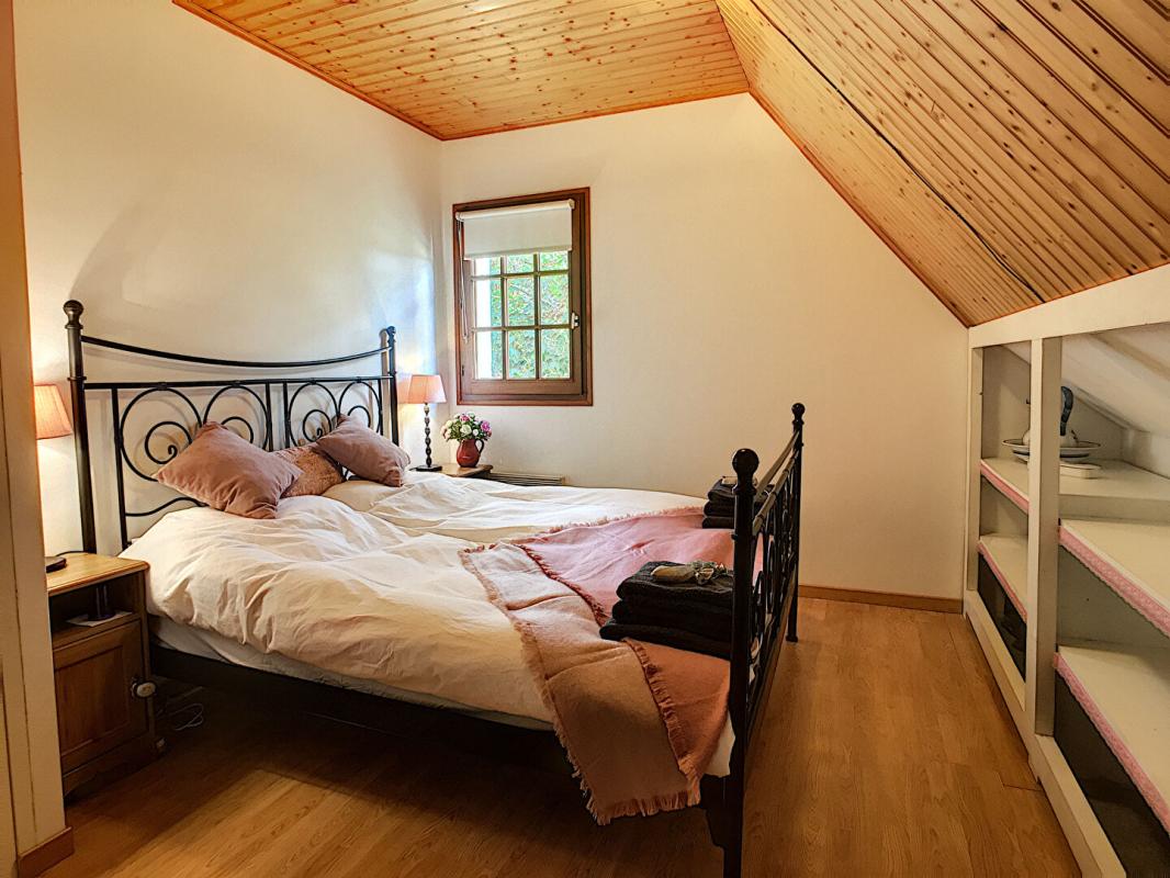 SAINT-CHAMASSY Maison avec 5 chambres et une piscine à débordement 12