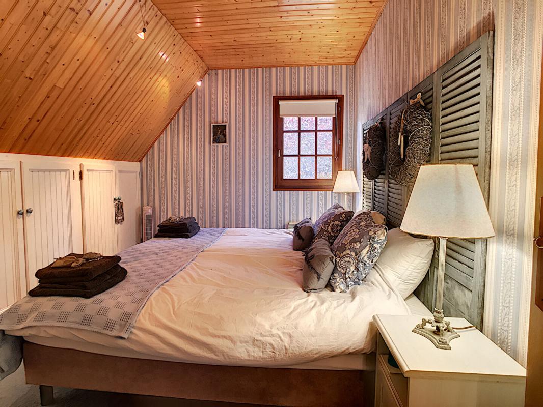 SAINT-CHAMASSY Maison avec 5 chambres et une piscine à débordement 13