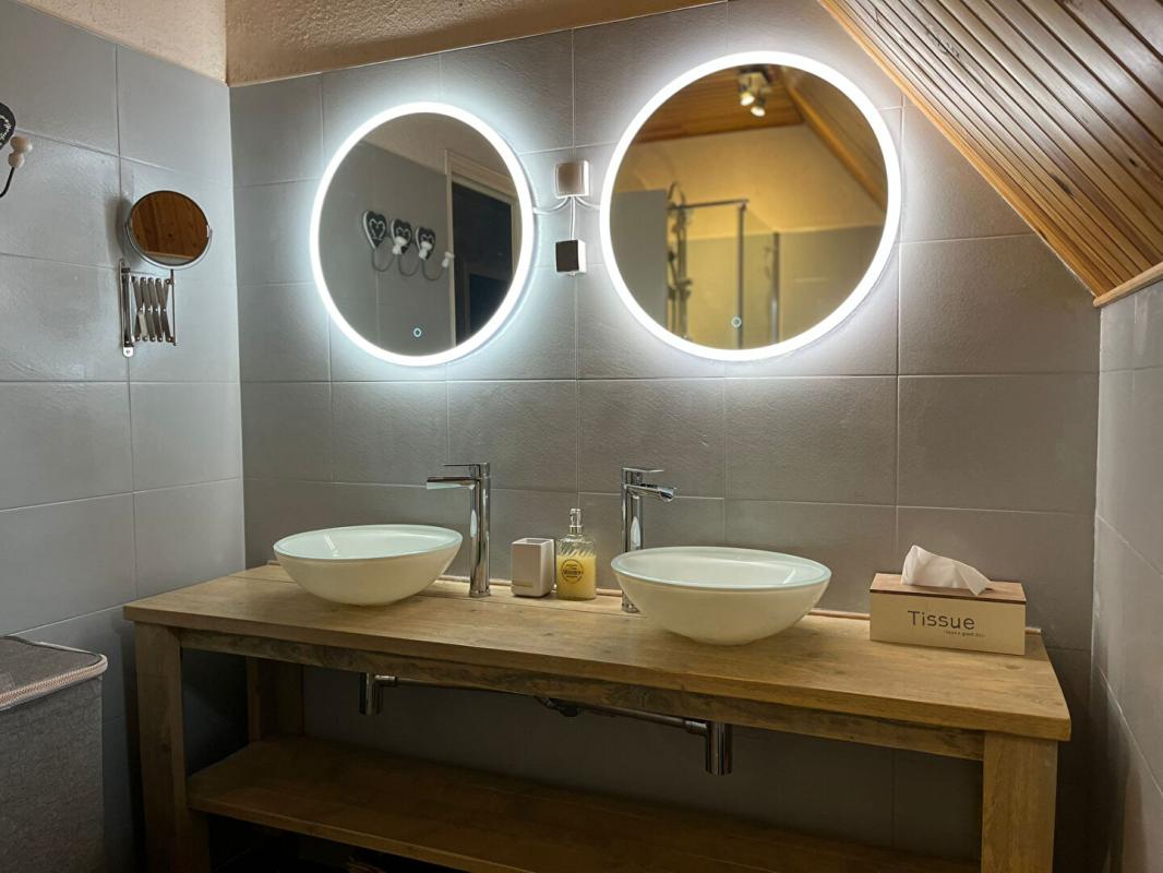 SAINT-CHAMASSY Maison avec 5 chambres et une piscine à débordement 15