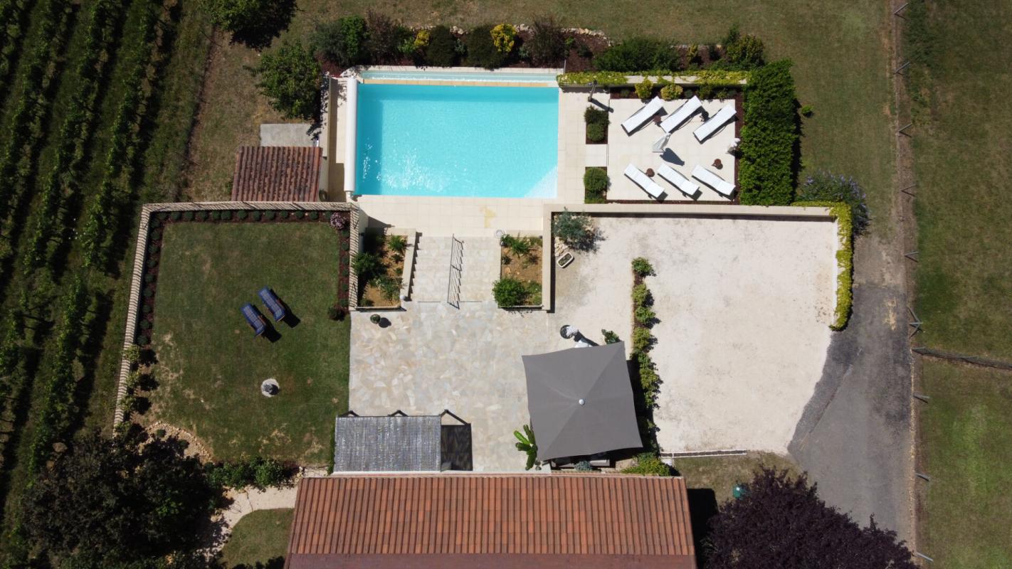 SAINT-CHAMASSY Maison avec 5 chambres et une piscine à débordement 18