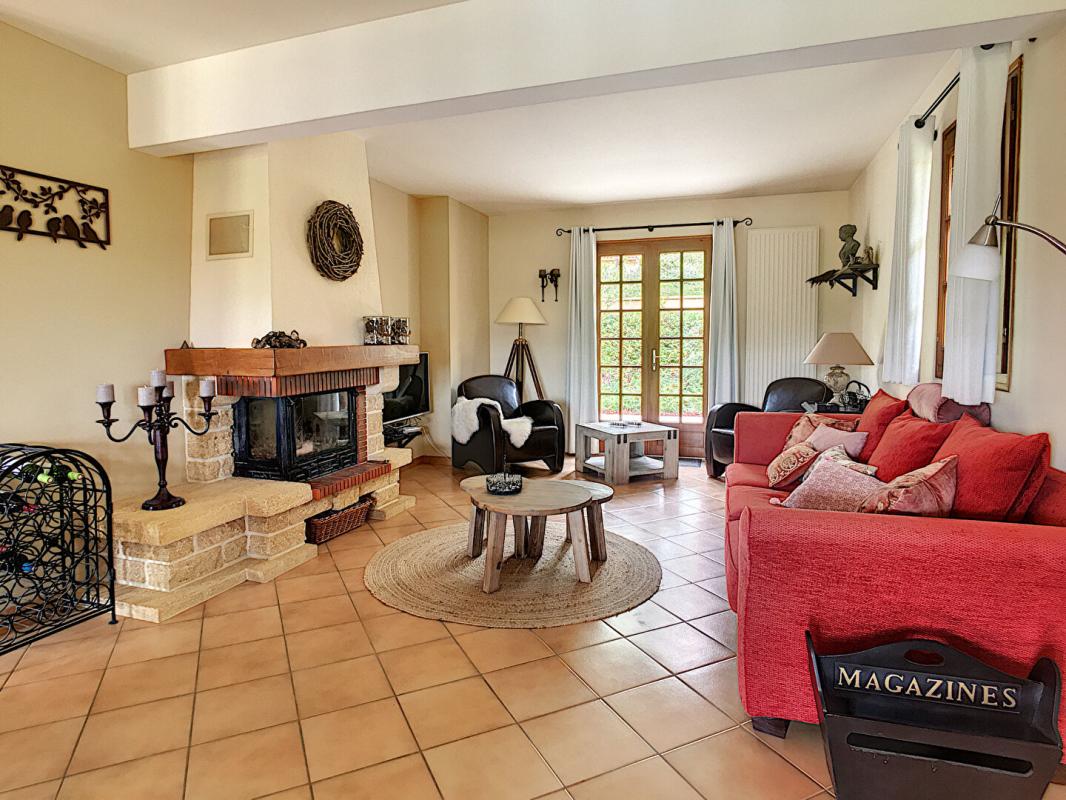 SAINT-CHAMASSY Maison avec 5 chambres et une piscine à débordement 5