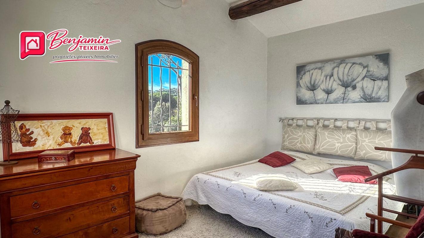 SAINTE-MAXIME Villa Sainte Maxime 6 pièce(s) 117 m2 - Garage 27m² - Vue mer - piscine 13