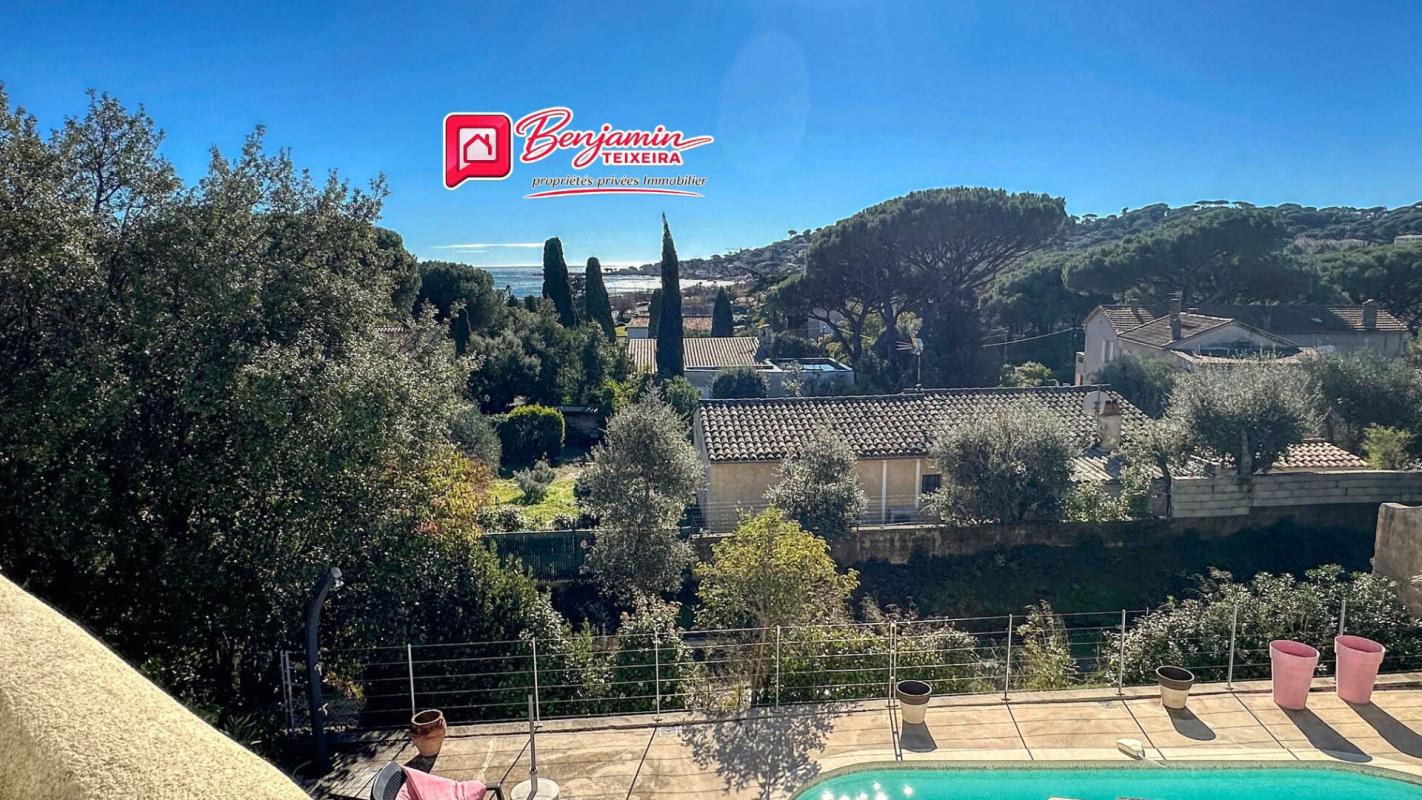 SAINTE-MAXIME Villa Sainte Maxime 6 pièce(s) 117 m2 - Garage 27m² - Vue mer - piscine 16