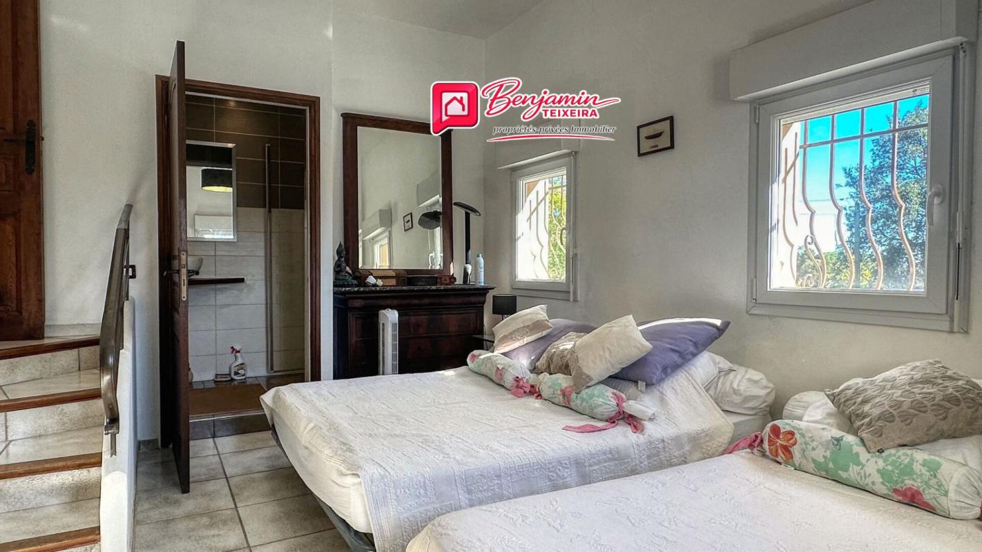 SAINTE-MAXIME Villa Sainte Maxime 6 pièce(s) 117 m2 - Garage 27m² - Vue mer - piscine 9