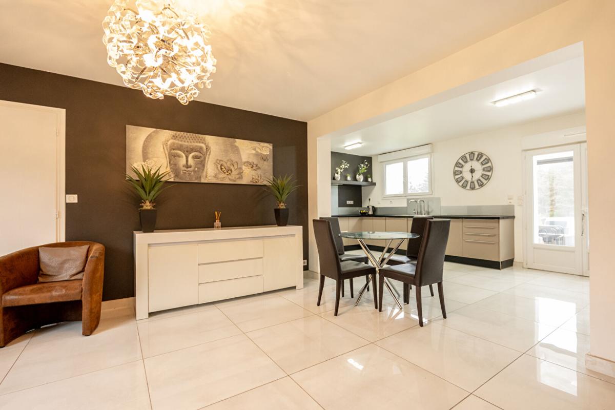 ROMORANTIN-LANTHENAY LIEUX UNIQUES ® x PROPRIÉTÉS PRIVÉES PROPOSE MAISON CONTEMPORAINE 161 M² - 1.9 HA - ROMORANTIN (41) 11