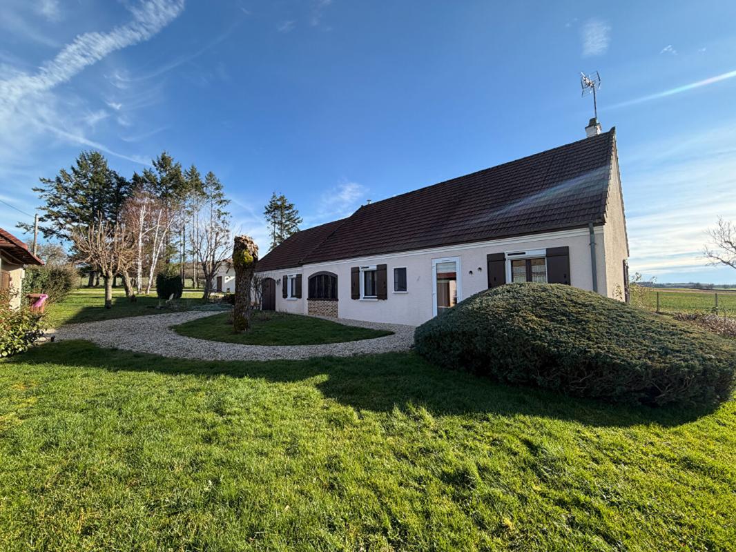 CHEVANNES-CHANGY Pavillon de caractère dans la campagne nivernaise 3