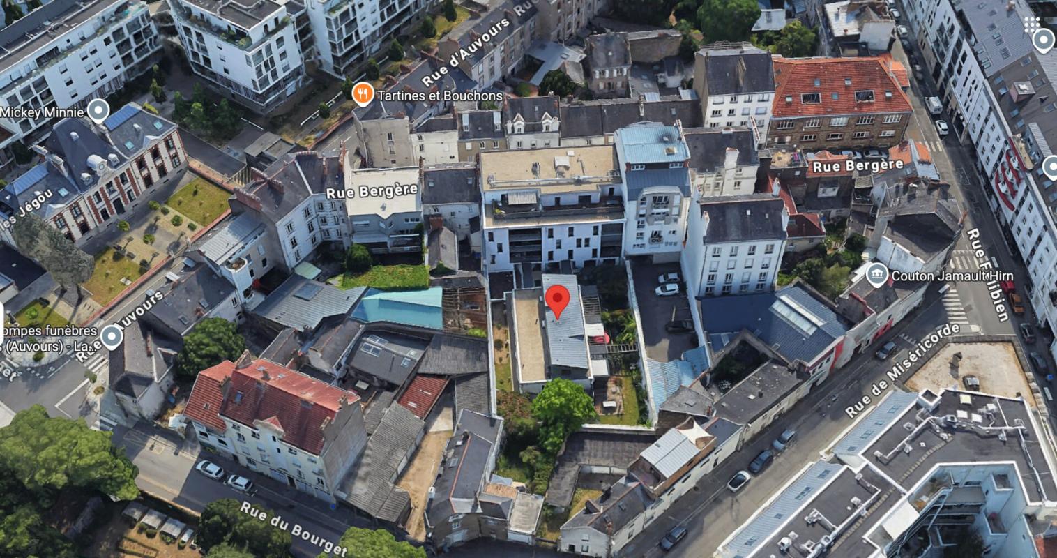 NANTES NANTES - STUDIO HYPER CENTRE AU CALME AVEC TERRASSE ET VERDURE 16