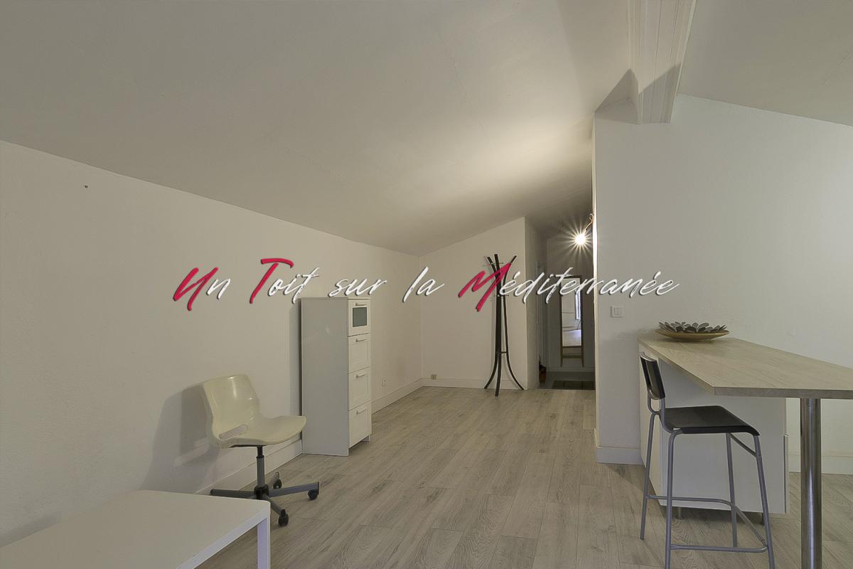 BORMES-LES-MIMOSAS Appartement de village T2 de 45m2 à Bormes Les Mimosas 11
