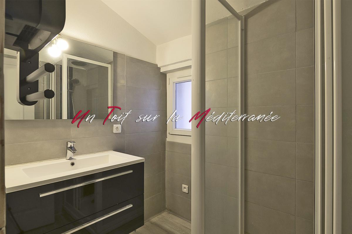 BORMES-LES-MIMOSAS Appartement de village T2 de 45m2 à Bormes Les Mimosas 7