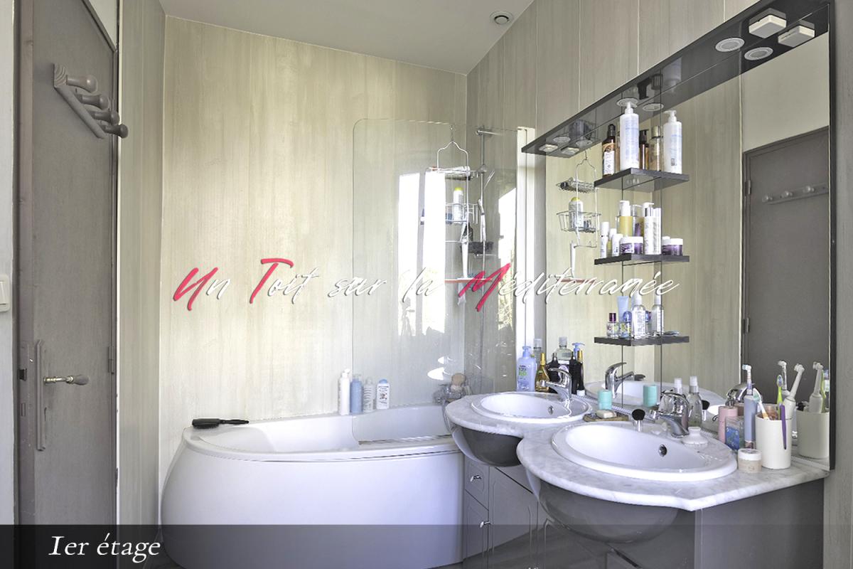 PUGET-VILLE Jolie Maison de village avec jardinet-terrasse et garage à Puget Ville, 3 chambres, 147 m2 utiles 16