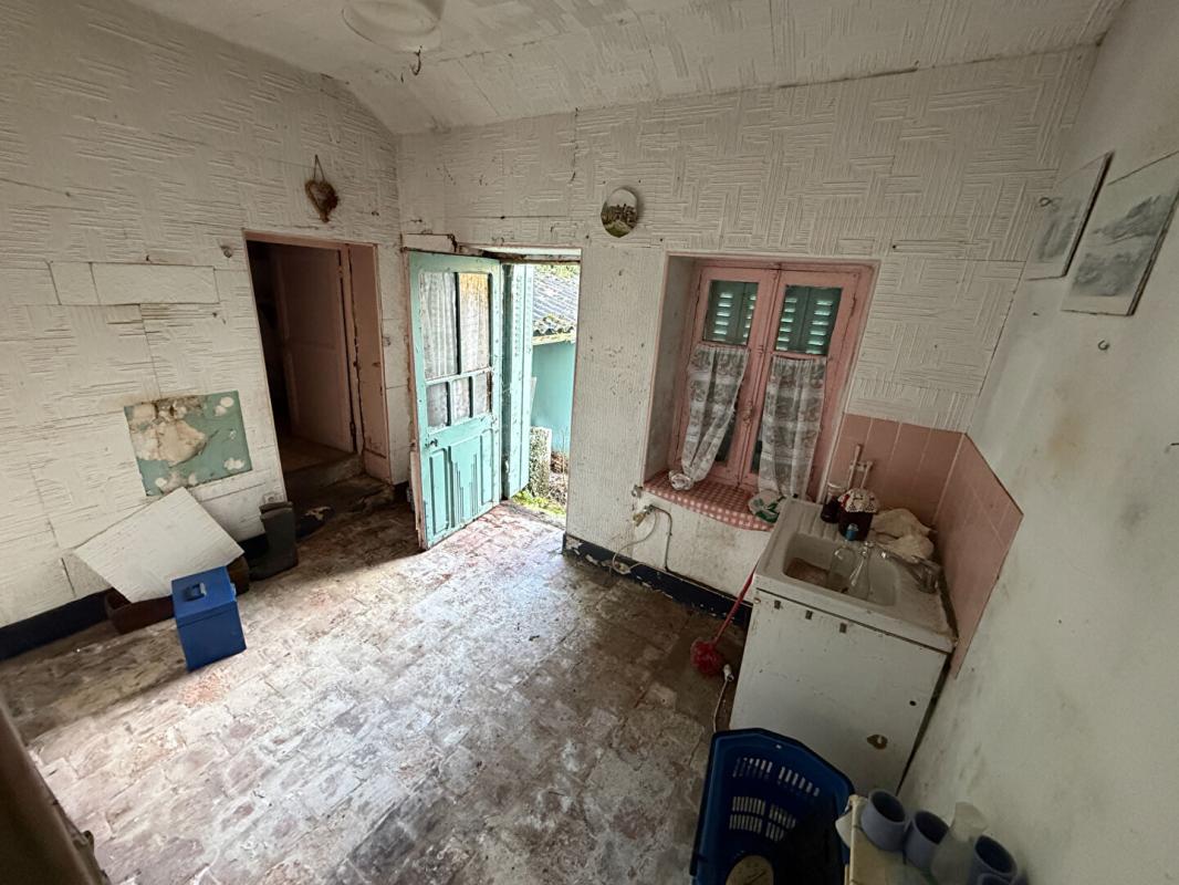 PREMERY Lot de deux maisons à rénover 8