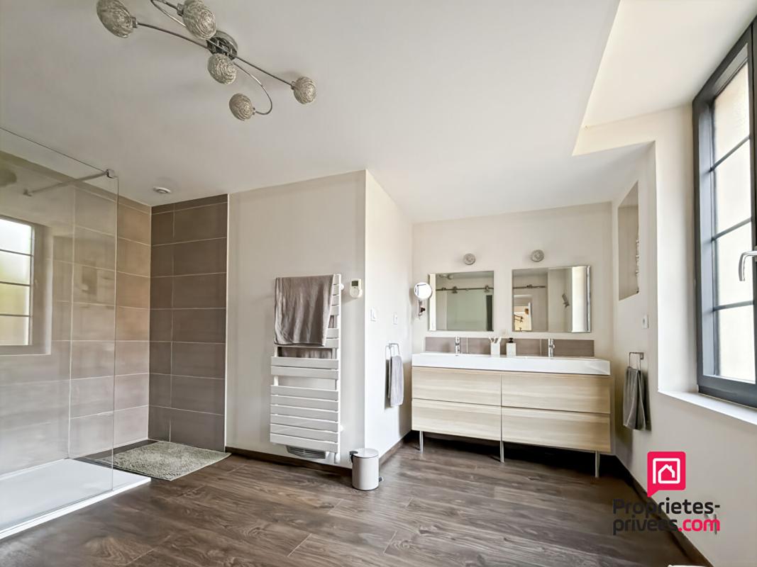 AVALLON Maison d'architecte Avallon centre ville avec jardin 10