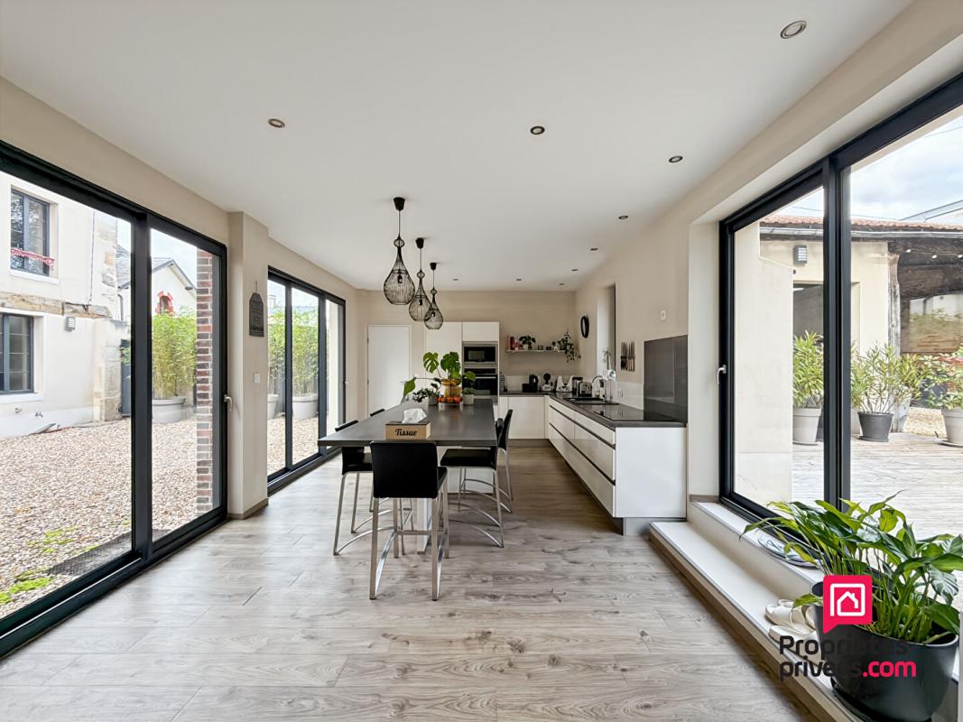 AVALLON Maison d'architecte Avallon centre ville avec jardin 7