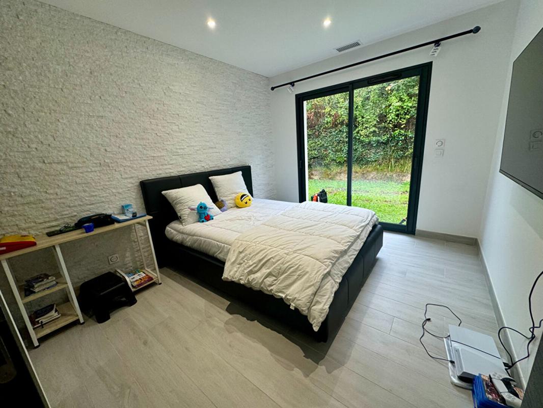 BASSENS Maison Bassens 6 pièce(s) 140 m2 10