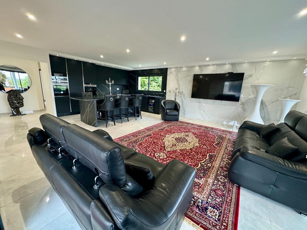 BASSENS Maison Bassens 6 pièce(s) 140 m2 5