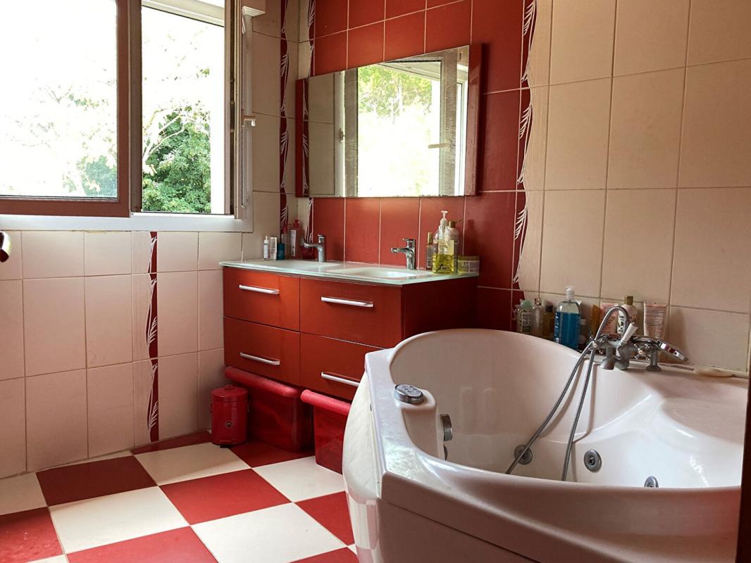 CAHORS Maison 4 chambres avec piscine 12