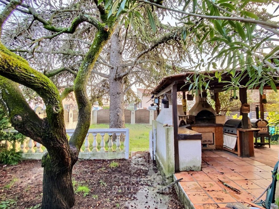 LEVENS Villa Levens 7 pièce(s) 132 m2 8