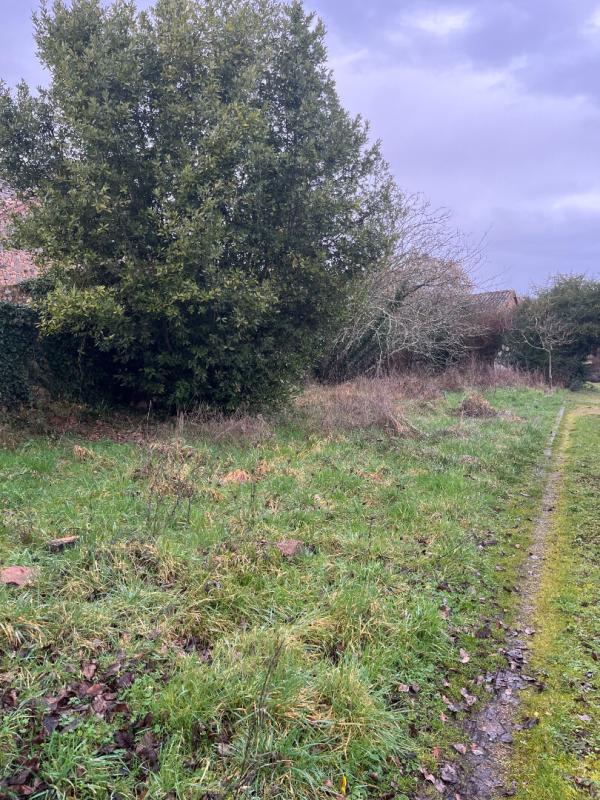 LE VIGEANT Maison de 63 m2 à Le vigeant  , 2 chambres , jardin de 580 m2 avec grange 10