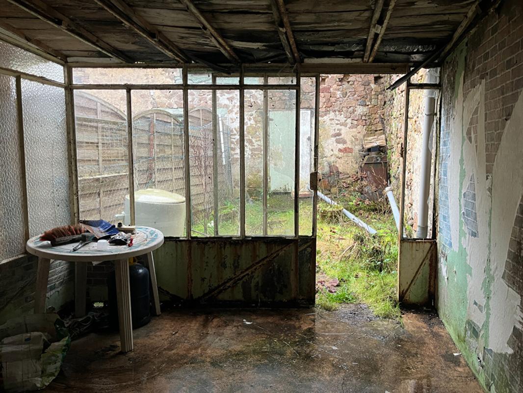 LE VIGEANT Maison de 63 m2 à Le vigeant  , 2 chambres , jardin de 580 m2 avec grange 8