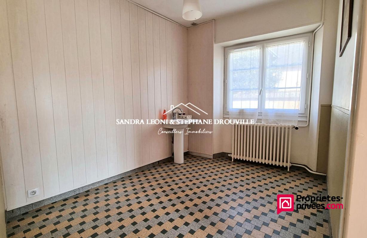 JOUY JOUY - CHARMANTE MAISON de 60 m², 4 PIECES 6