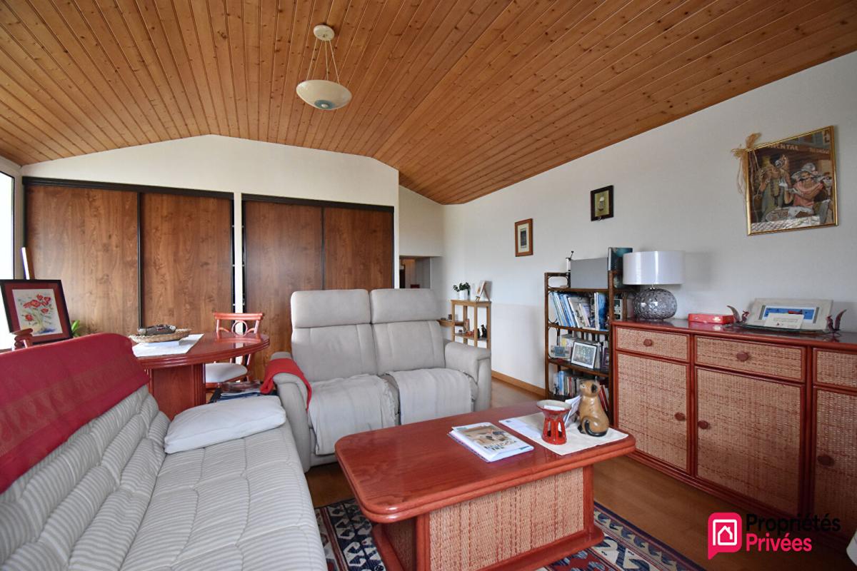 SAINT-PIERRE-DES-ECHAUBROGNES Maison Saint Pierre Des Echaubrognes 7 pièce(s) 153 m2 3