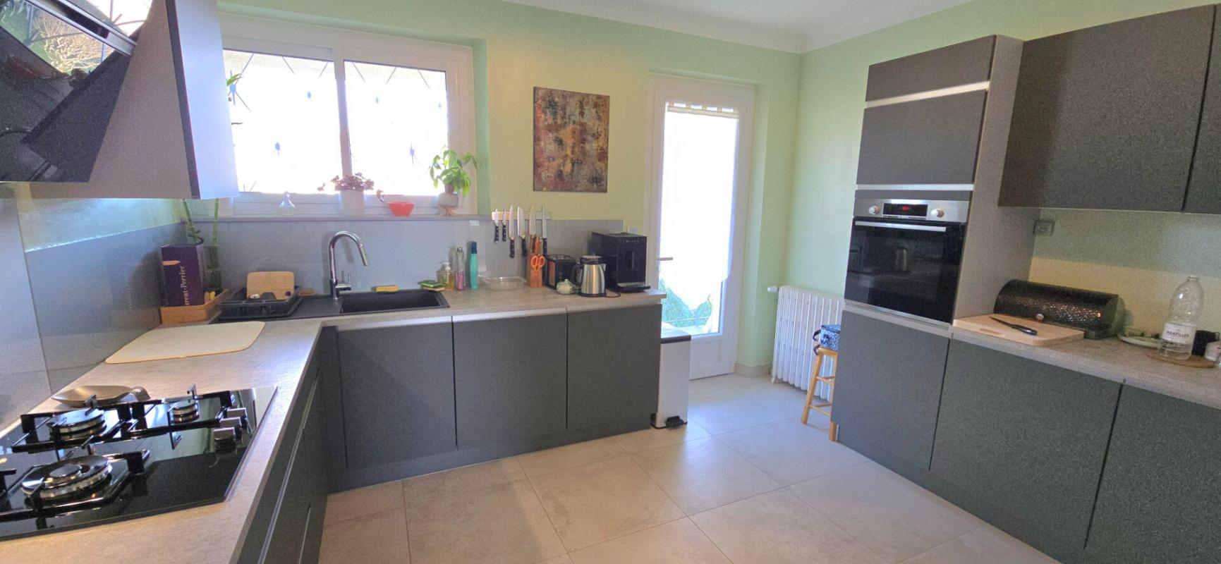 PERIGUEUX Maison de ville de type 6, jardin et garage privatif sur un terrain de 450 m² 6