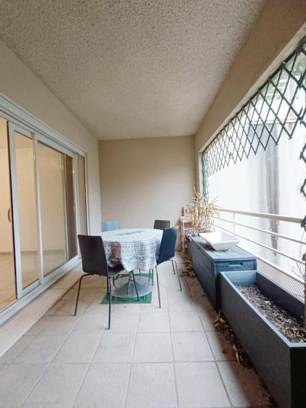 SAINT-CHAMAS Appartement Saint Chamas 2 pièce(s) + TERRASSE ET STATIONNEMENT 10