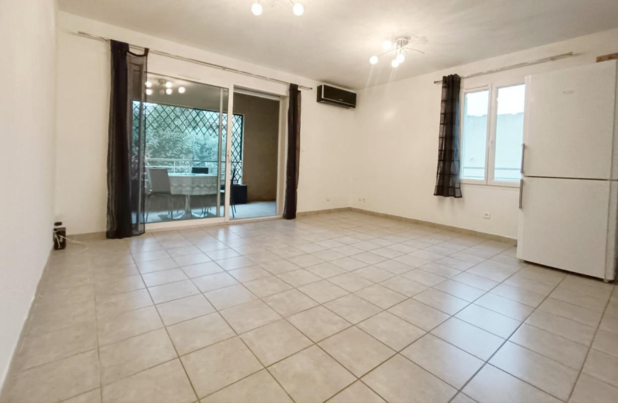 SAINT-CHAMAS Appartement Saint Chamas 2 pièce(s) + TERRASSE ET STATIONNEMENT 13