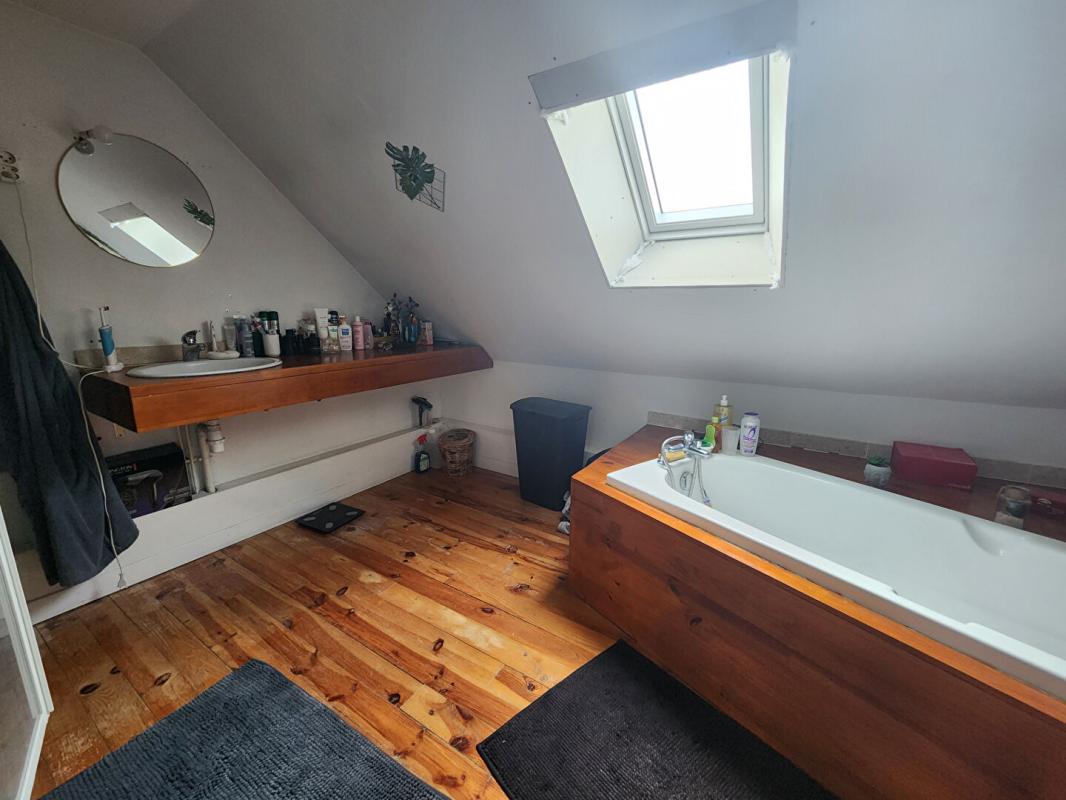 LOCHES Maison Loches 8 pièce(s) 211 m2 10