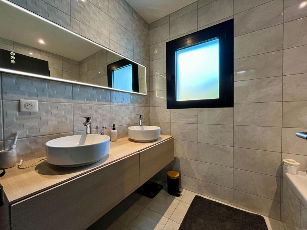 LAPLUME Maison T5 de 148.4 m² - Laplume 11