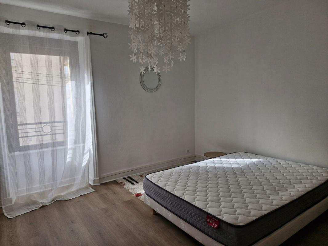 ROANNE ROANNE  -  APPARTEMENT  T2 MEUBLE 5