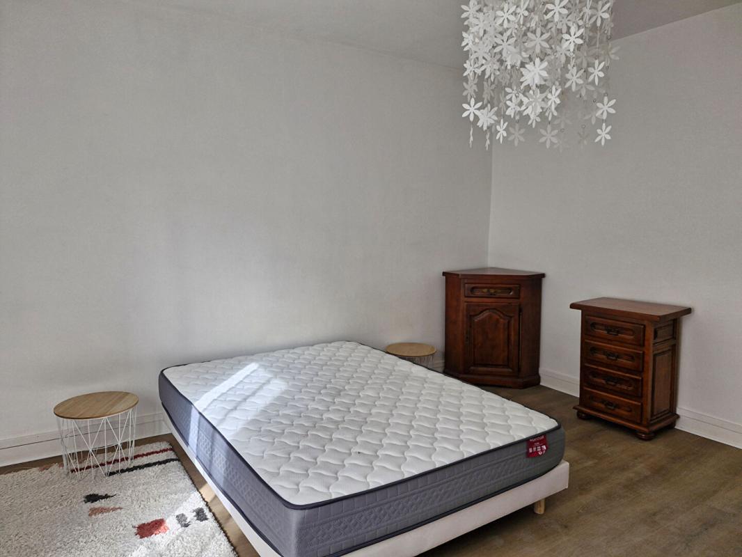 ROANNE ROANNE  -  APPARTEMENT  T2 MEUBLE 7