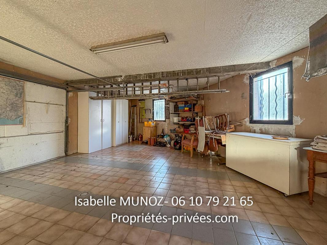 CLERMONT-FERRAND Grande maison de ville Clermont Ferrand 5 pièce(s) 139 m2 avec dépendances, jardinet 17