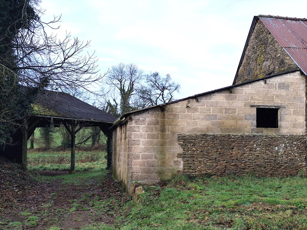 SAINT-GILLES-PLIGEAUX À LOUER  Maison en pierre pleine de charme à Saint-Gilles-Pligeaux 10