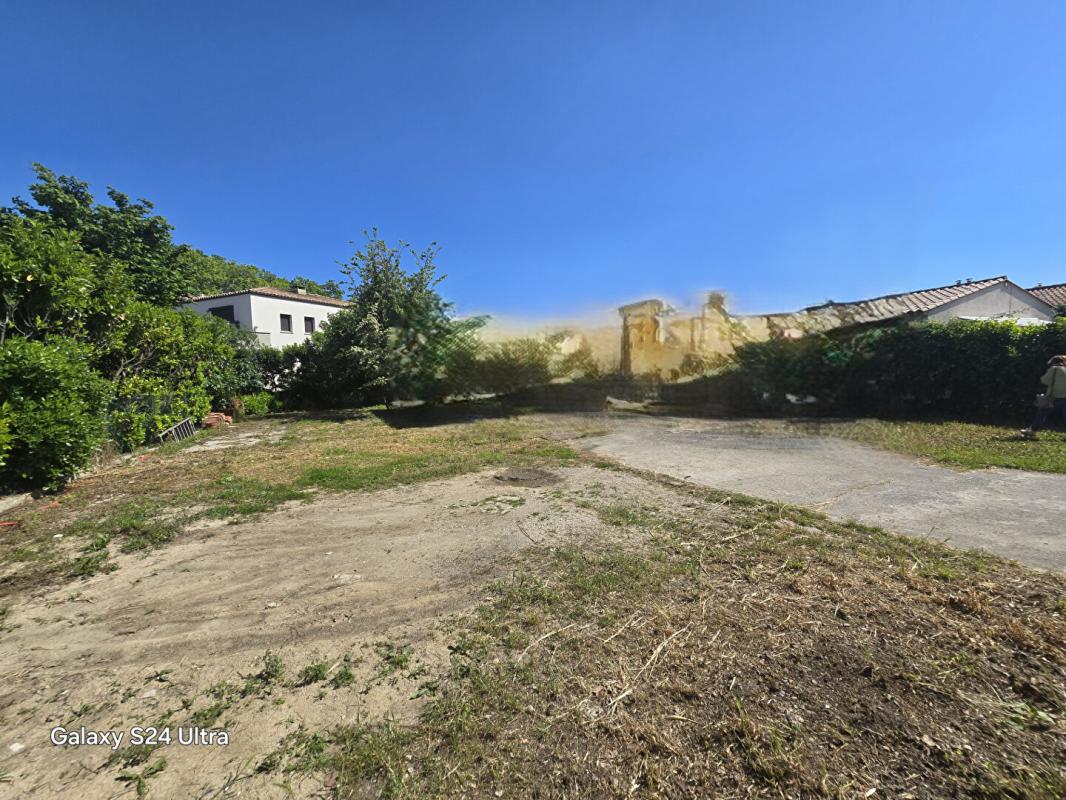 FABREGUES Terrain constructible  280 m² libre de construction et de constructeur avec emprise au sol de 40% 1