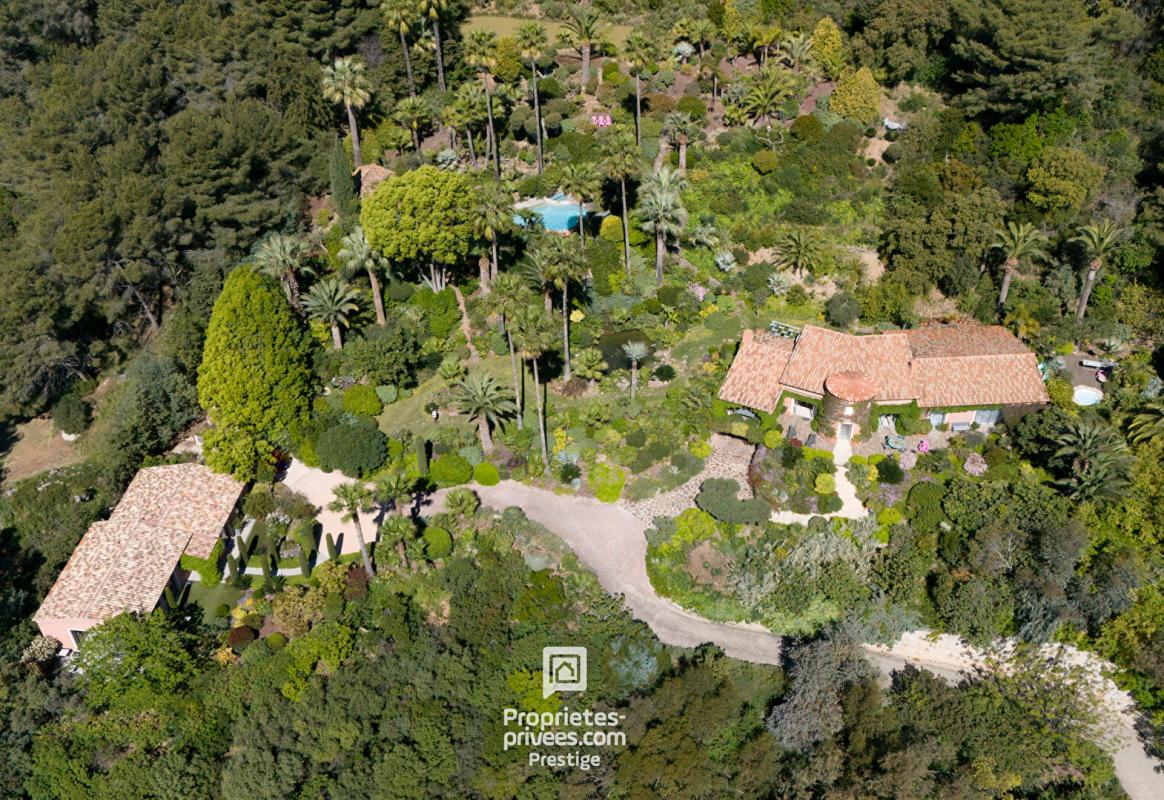 CARQUEIRANNE Domaine de charme en Provence - 2 maisons vue mer - 10 pièce(s) 372 m2 3