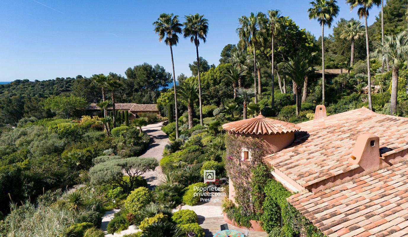 CARQUEIRANNE Domaine de charme en Provence - 2 maisons vue mer - 10 pièce(s) 372 m2 4