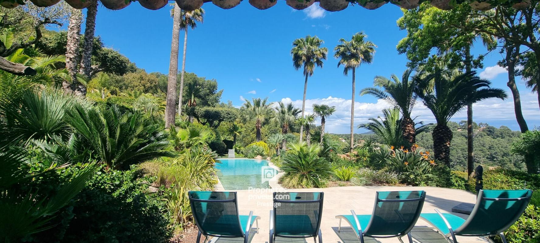 CARQUEIRANNE Domaine de charme en Provence - 2 maisons vue mer - 10 pièce(s) 372 m2 6