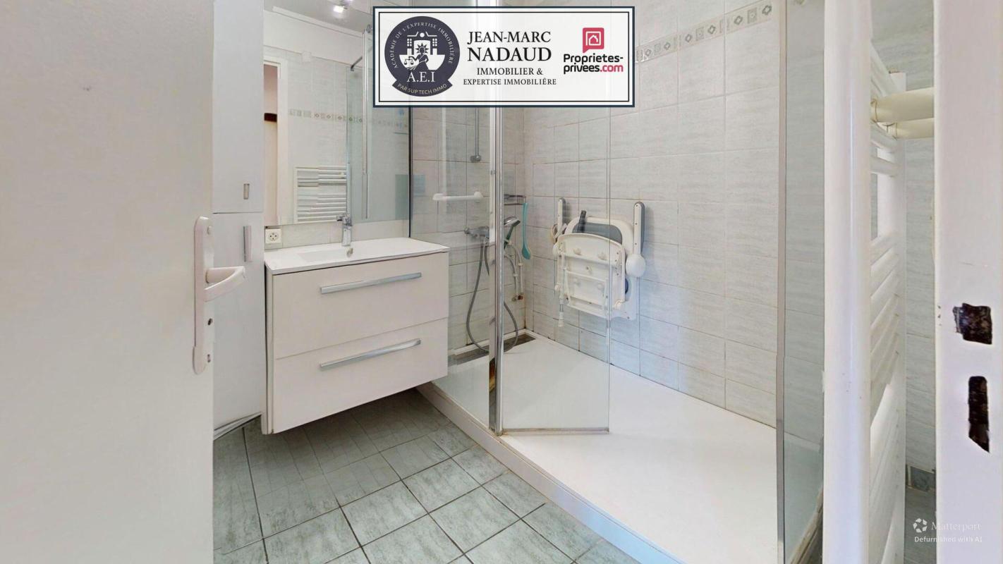 SAINT-RAPHAEL Fréjus - T3 complet : terrasse, loggia, garage, grande cave, 3 parkings privés 12