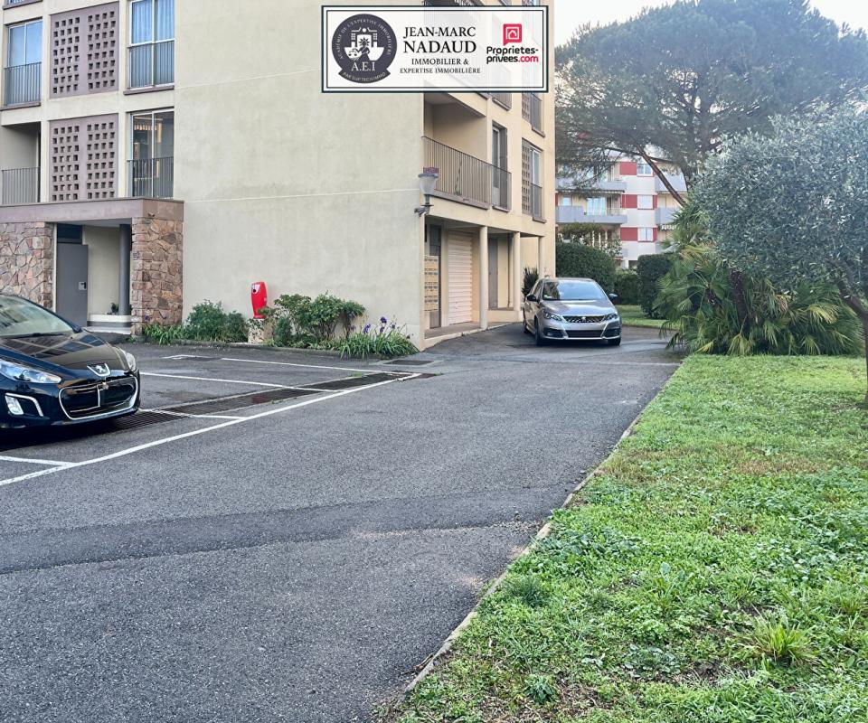 SAINT-RAPHAEL Fréjus - T3 complet : terrasse, loggia, garage, grande cave, 3 parkings privés 14