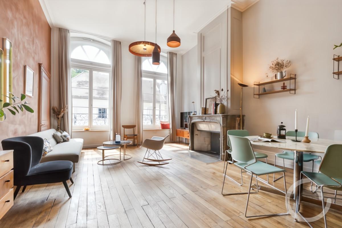 SALINS-LES-BAINS Salins-les-Bains - Appartement 162 m² - 5 chambres - jardin privatif 1